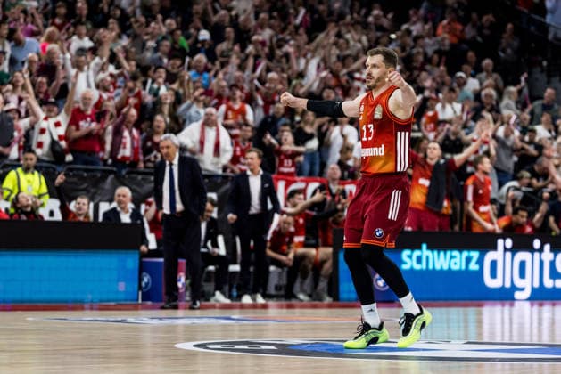 MUNICH, GERMANY - MAY 01: Andreas Andi Obst (FC Bayern Muenchen, 13) cheers during the easyCredit Basketball Bundesliga match between FC Bayern Muenchen vs. Alba Berlin at SAP Garden on matchday 27 of the easyCredit Basketball Bundesliga on May 01, 2026 in Munich, Germany. Bavaria Germany Copyright: xSteffiexWunderlx