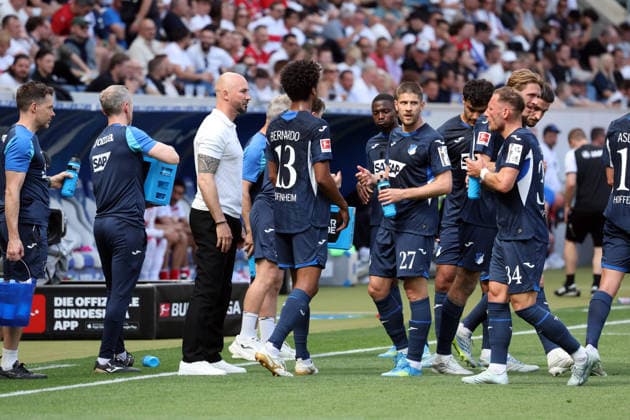 02.05.26 TSG 1899 Hoffenheim - VfB Stuttgart Deutschland, Sinsheim, 02.05.2026, Fussball, Bundesliga, Saison 2025 2026, TSG 1899 Hoffenheim - VfB Stuttgart: v.l. Christian Ilzer (Trainer TSG 1899 Hoffenheim), Andrej Kramaric (TSG 1899 Hoffenheim).