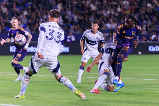 May 2, 2026, Carson, California, USA: Joseph Paintsil 28 of the LA Galaxy makes a goal attempt as Tristan Blackmon 33 of the Vancouver Whitecaps FC defends during their regular season MLS, Fussball Herren, USA game on Saturday May 2, 2026 at the Dignity Health Sports Park Stadium in Carson, California. ARIANA RUIZ PI Carson USA - ZUMAp124 20260502_zaa_p124_034 Copyright: xArianaxRuizx