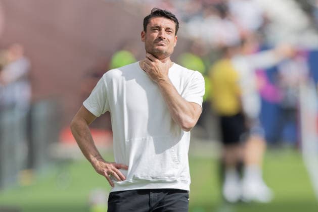 Eintracht Frankfurt - Hamburger SV, 1. FBL Trainer Albert Riera (Eintracht Frankfurt). Bundesligaspiel zwischen Eintracht Frankfurt und dem Hamburger SV am 2. Mai 2026 im Deutsche Bank Park in Frankfurt am Main., Frankfurt am Main Hessen Deutschland Deutsche Bank Park