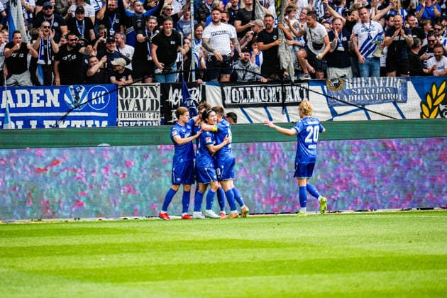 03.05.2026, xdaymx, Fussball 2.Bundesliga, Karlsruher SC - SV Darmstadt 98 Shio Fukuda (Karlsruher SC) jubelt nach seinem 2:1 Führungstreffer mit der Mannschaft (DFL DFB REGULATIONS PROHIBIT ANY USE OF PHOTOGRAPHS as IMAGE SEQUENCES and or QUASI-VIDEO) Karlsruhe