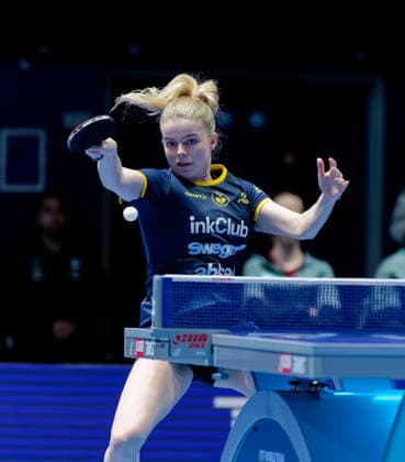 Filippa BERGAND, Schweden, bei den Team-Weltmeisterschaften im Tischtennis in London Filippa BERGAND, Schweden, bei den Team-Weltmeisterschaften im Tischtennis in London (28.4.-10.5.) in der OVO Arena Wembley in der Runde der besten 32 gegen Kasachstan. London OVO Arena Wembley London England
