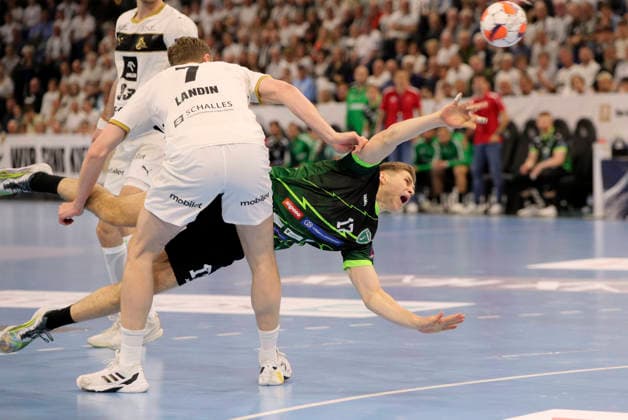 photo : Torwurf von .... Matko Moslavac (Nasice) gegen Magnus Landin (Kiel) Handball Herren am Di. 05.05.2026 Mens EHF European League , THW Kiel - RK Nexe Nasice