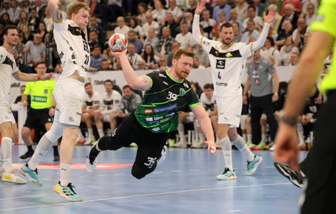 photo : Leon VUCKO (Nasice) wirft gegen Eric Johansson und rechts ... Domagoj Duvnjak (Kiel) Handball Herren am Di. 05.05.2026 Mens EHF European League , THW Kiel - RK Nexe Nasice
