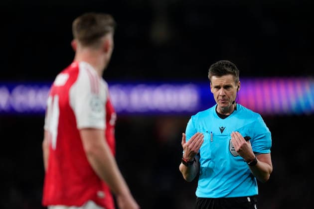 Arsenal FC v Atletico de Madrid - UEFA Champions League 2025 26 Semi Final Second Leg The referee Daniel Siebert during the UEFA Champions League 2025 26 Semi Final Second Leg match between Arsenal FC and Atletico de Madrid at Arsenal Stadium on May 5, 2026 in London, England. London England United Kingdom  Copyright: xJosexBretonx originalFilename:bretonhernandez-arsenalf260505_np7JT.jpg