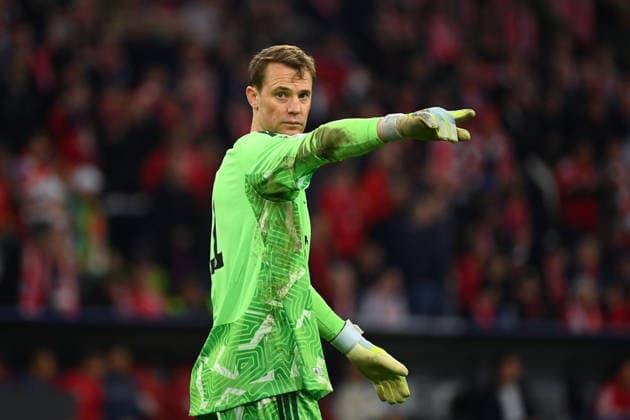 Manuel NEUER (Torwart Bayern Muenchen), Gestik,gibt Anweisungen, Aktion,Einzelbild,angeschnittenes Einzelmotiv,Halbfigur,halbe Figur. Fussball Champions League,Saison 2025 26, Halbfinale FC Bayern-Muenchen - Paris Saint Germain (PSG) 1-1 am 06.05.2026 A L L I A N Z A R E N A.