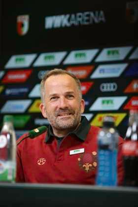 Cheftrainer Manuel Baum (FC Augsburg), Pressekonferenz FC Augsburg, Fussball, 1. Bundesliga, 07.05.2026 DFL DFB regulations prohibit any use of photographs as image sequences and or quasi-video Augsburg Bayern Deutschland