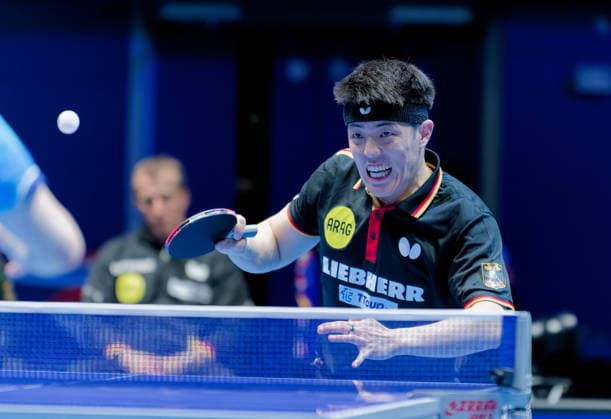 Dang Qiu, Deutschland, Borussia Düsseldorf, im Viertelfinale gegen Japan bei den Team-Weltmeisterschaften im Tischtennis in London in der OVO Arena Wembley. Dang Qiu, Deutschland, Borussia Düsseldorf, Europameister 2022 und Champions-Frankfurt-Finalist 2025, am 7. Mai 2026 im Viertelfinale der Team-Weltmeisterschaften im Tischtennis in London gegen Japan. Der Düsseldorfer unterliegt trotz eiuner guten Leistung Sora Matsushima und Tomokazu Harimoto. London OVO Arena Wembley London England