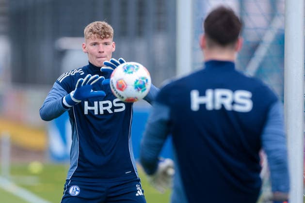 07.05.2026, Fussball, Training des FC Schalke 04. Torwart Johannes Siebeking (FC Schalke 04). Gelsenkirchen Trainingsgelände FC Schalke 04 NRW Deutschland xRHR-FOTO YYx Copyright: RHR-FOTOx RHR-FOTO YY
