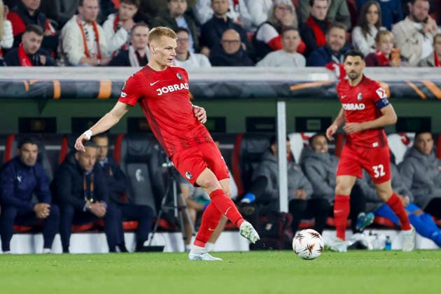 Philipp Lienhart (SC Freiburg, 03) mit einem Pass , Deutschland, Fussball, UEFA Europa League, Halbfinale, 2025 2026, SC Freiburg vs. Sporting Braga, 07.05.2026, Freiburg im Breisgau Europa-Park Stadion Deutschland Copyright: xGrantxHubbsx