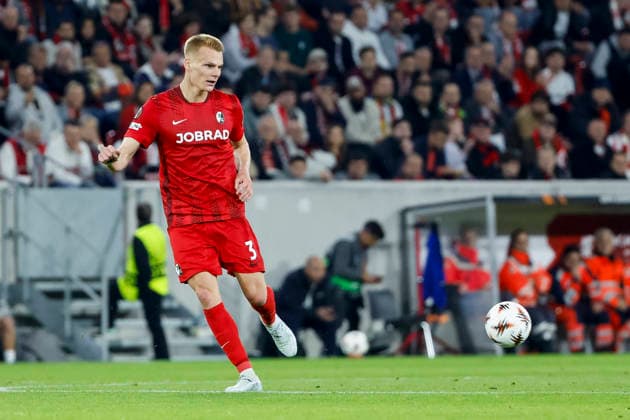 Philipp Lienhart (SC Freiburg, 03) mit einem Pass , Deutschland, Fussball, UEFA Europa League, Halbfinale, 2025 2026, SC Freiburg vs. Sporting Braga, 07.05.2026, Freiburg im Breisgau Europa-Park Stadion Deutschland Copyright: xGrantxHubbsx