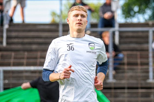 2026.05.08, xkwix, Fußball, Regionalliga West, FC Gütersloh - VfL Bochum II, Heidewaldstadion (Ohlendorf Stadion im Heidewald), 33.Spieltag, Saison 2025 2026: Leo Weichert ( FC Gütersloh 36) beim aufwaermen beim Aufwaermen DFB regulations prohibit any use of photographs as image sequences and or quasi-video. Photo: xKamilxWilkowskixPressefotoKochx Nordrhein-Westfalen Deutschland