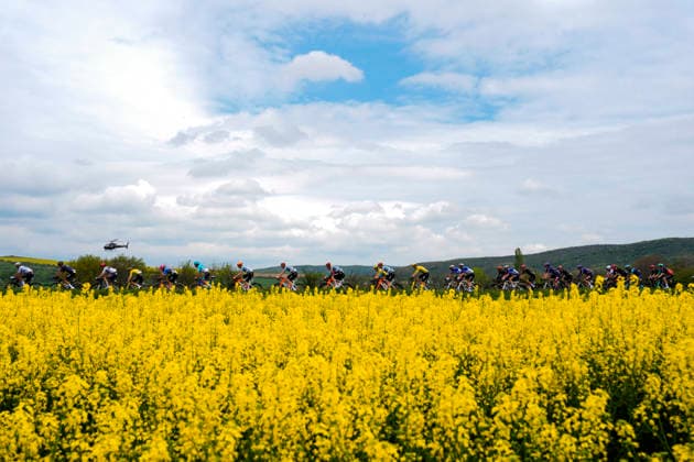 The pack rides during Stage 2 of the Giro dÕItalia, from Burgas to Veliko Tarnovo, Bulgaria, Saturday, May 9, 2026.  Copyright: xFabioxFerrari LaPressex