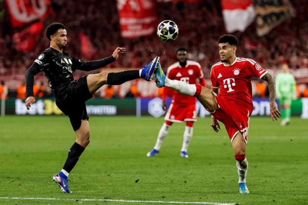 MUNICH, GERMANY - MAY 6: Luis Diaz (FC Bayern Muenchen, 14) and Warren Zaire-Emery (FC Paris Saint-Germain, 33) reaching for the ball during the UEFA Champions League Semi-Final between FC Bayern Muenchen vs Paris Saint-Germain at Allianz Arena at Semi-Finals 2nd leg of the UEFA Champions League on May 6, 2026 in Munich, Germany. Bavaria Germany Copyright: xSteffiexWunderlx