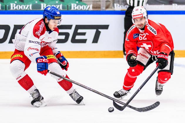 260510 Tomas Cibulka of Czech Republic and Denis Malgin of Switzerland during the Beijer Hockey Games between Switzerland and Czech Republic on May 10, 2026 in Ängelholm. Photo: Mathilda Schuler BILDBYRAN kod MA MA0974 ishockey Ice hockey, Eishockey sweden hockey games beijer hockey games schweiz tjeckien czech republic bbeng Copyright: MATHILDAxSCHULER BB260510MA012