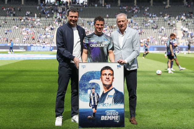 10.05.2025, xtgx, Fussball 2. Bundesliga, Hertha BSC Berlin - SpVgg Greuther Fürth emspor, v.l. Hertha verabschiedet Diego Demme (Hertha, 6) (DFL DFB REGULATIONS PROHIBIT ANY USE OF PHOTOGRAPHS as IMAGE SEQUENCES and or QUASI-VIDEO) Berlin