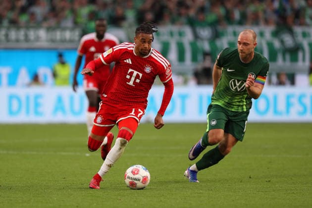 VfL vs. Bayern, 1. BL Wolfsburg, 09.05.2026, Fußball, Herren, Saison 2025 2026, 1. BL, VfL Wolfsburg vs. FC Bayern München: Michael Olise (FC Bayern München), Christian Eriksen (VfL Wolfsburg) (DFL DFB REGULATIONS PROHIBIT ANY USE OF PHOTOGRAPHS as IMAGE SEQUENCES and or QUASI-VIDEO) Volkswagen Arena Niedersachsen Deutschland