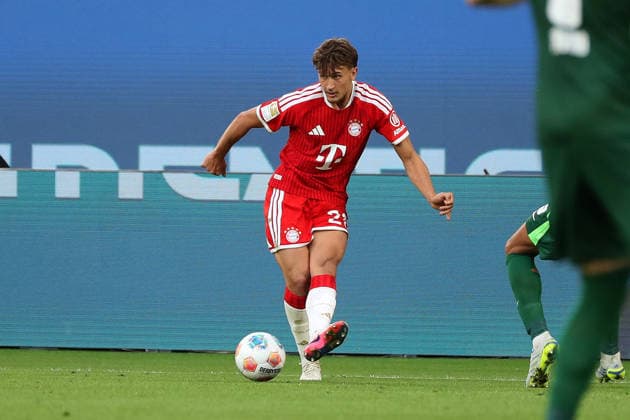 VfL vs. Bayern, 1. BL Wolfsburg, 09.05.2026, Fußball, Herren, Saison 2025 2026, 1. BL, VfL Wolfsburg vs. FC Bayern München: Tom Bischof (FC Bayern München) (DFL DFB REGULATIONS PROHIBIT ANY USE OF PHOTOGRAPHS as IMAGE SEQUENCES and or QUASI-VIDEO) Volkswagen Arena Niedersachsen Deutschland