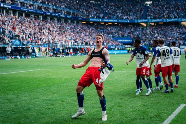 1. Bundesliga: Hamburger SV vs. SC Freiburg, 10.05.2026 TOR, JUBEL durch Luka Vuskovic (Hamburger SV, 44) zum 2:1; Fußball, 33. Spieltag, 1. Bundesliga: Hamburger SV vs. SC Freiburg am 10.05.2026 im Volksparkstadion, Hamburg DFL REGULATIONS PROHIBIT ANY USE OF PHOTOGRAPHS AS IMAGE SEQUENCES AND OR QUASI-VIDEO. Copyright: xBEAUTIFULxSPORTS Tonhäuserx