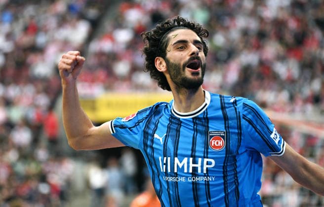 Fussball, Bundesliga, Deutschland, Herren, Saison 2025 2026, 33. Spieltag, Rhein Energie Stadion Köln, 1. FC Köln - FC Heidenheim; Jubel Eren Dinkci (FCH) nach dem Tor zum 1:3. Jubel, Freude, Aktion.