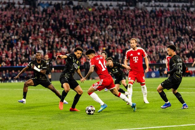 MUNICH, GERMANY - MAY 6: Luis Diaz (FC Bayern Muenchen, 14) controls the ball against Marquinhos (FC Paris Saint-Germain, 5) during the UEFA Champions League Semi-Final between FC Bayern Muenchen vs Paris Saint-Germain at Allianz Arena at Semi-Finals 2nd leg of the UEFA Champions League on May 6, 2026 in Munich, Germany. Bavaria Germany Copyright: xSteffiexWunderlx