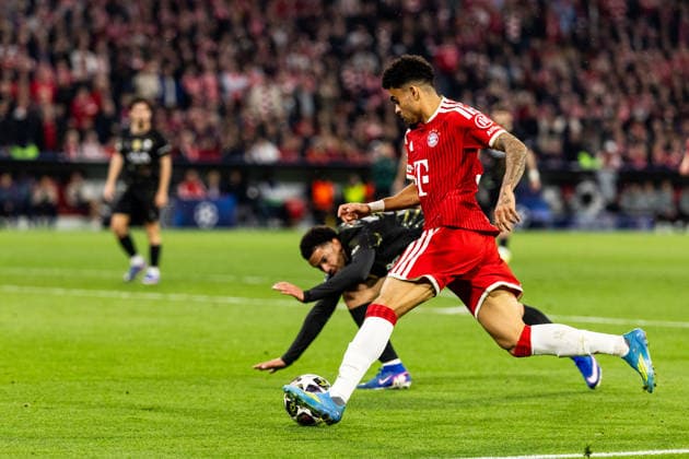 MUNICH, GERMANY - MAY 6: Luis Diaz (FC Bayern Muenchen, 14) controls the ball against Warren Zaire-Emery (FC Paris Saint-Germain, 33) during the UEFA Champions League Semi-Final between FC Bayern Muenchen vs Paris Saint-Germain at Allianz Arena at Semi-Finals 2nd leg of the UEFA Champions League on May 6, 2026 in Munich, Germany. Bavaria Germany Copyright: xSteffiexWunderlx