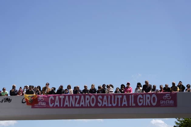 Fans at Start of the race during Stage 4 of the Giro d™Italia, from Catanzaro to Cosenza, Italy, Tuesday, May 12, 2026.  Copyright: xFabioxFerrari LaPressex