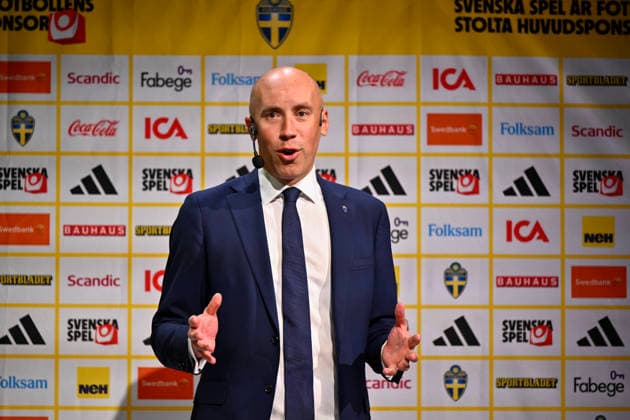 STOCKHOLM, SVERIGE 20260512 Simon Aström, ordförande i Svenska Fotbollförbundet, när Sveriges trupp till fotbolls-VM presenteras vid en pressträff pa Posthuset pa tisdagen. STOCKHOLM SVERIGE x10430x