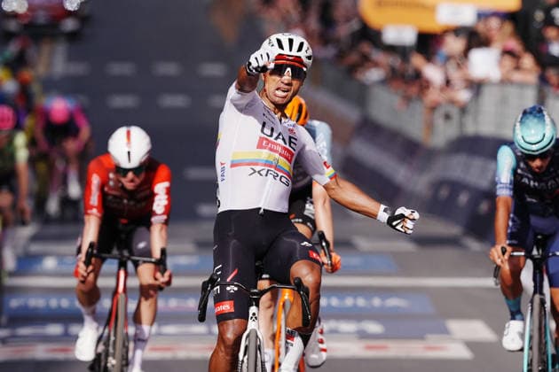 Ecuador™s Manuel Jhonatan Narvaez of UAE Team Emirates XRG winner of the stage on the finish line during Stage 4 of the Giro d™Italia, from Catanzaro to Cosenza, Italy, Tuesday, May 12, 2026.  Copyright: xGianxMattiaxD Albertox xLaPressex