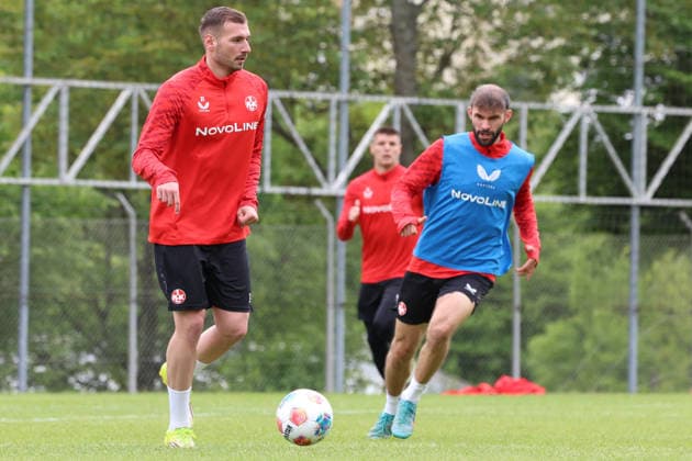 12.05.2026, xrekx, Fussball 2. Bundesliga, 1.FC Kaiserslautern - Training v.l. Luca Sirch (1.FC Kaiserslautern) Simon Asta (1.FC Kaiserslautern) (DFL DFB REGULATIONS PROHIBIT ANY USE OF PHOTOGRAPHS as IMAGE SEQUENCES and or QUASI-VIDEO) Kaiserslautern