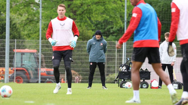 12.05.2026, xrekx, Fussball 2.Bundesliga, 1.FC Kaiserslautern - Training v.l. Torsten Lieberknecht Trainer (1.FC Kaiserslautern) (DFL DFB REGULATIONS PROHIBIT ANY USE OF PHOTOGRAPHS as IMAGE SEQUENCES and or QUASI-VIDEO) Kaiserslautern