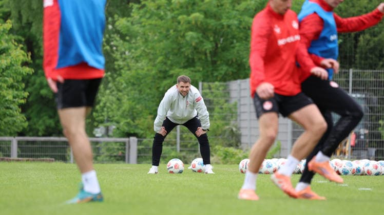 12.05.2026, xrekx, Fussball 2. Bundesliga, 1.FC Kaiserslautern - Training v.l. Max Lieberknecht Videoanalyst (1.FC Kaiserslautern) (DFL DFB REGULATIONS PROHIBIT ANY USE OF PHOTOGRAPHS as IMAGE SEQUENCES and or QUASI-VIDEO) Kaiserslautern