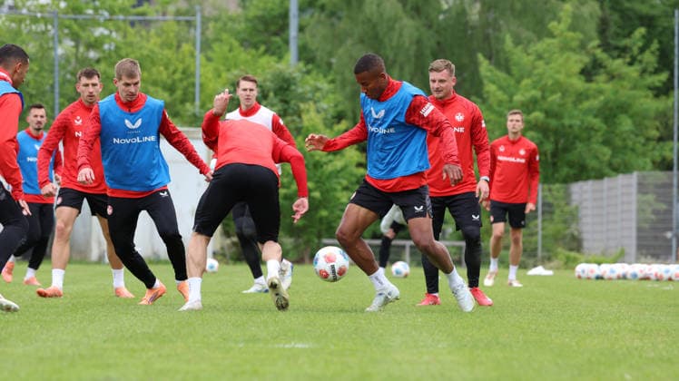 12.05.2026, xrekx, Fussball 2.Bundesliga, 1.FC Kaiserslautern - Training v.l. David Schramm (1.FC Kaiserslautern) (DFL DFB REGULATIONS PROHIBIT ANY USE OF PHOTOGRAPHS as IMAGE SEQUENCES and or QUASI-VIDEO) Kaiserslautern