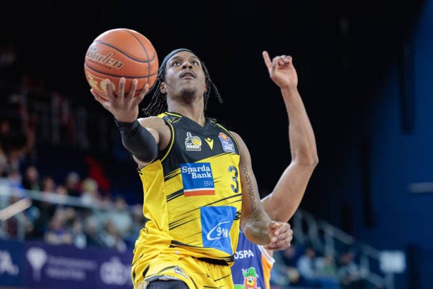 Stefan Smith (MHP Riesen Ludwigsburg, 03) beim Korbleger, GER, Rostock Seawolves vs. MHP Riesen Ludwigsburg, easycredit BBL, Basketball, Bundesliga, Play-Ins, Spielzeit 2025 2026, 12.05.2026. GER, Rostock Seawolves vs. MHP Riesen Ludwigsburg, easycredit BBL, Basketball, Bundesliga, Play-Ins, Spielzeit 2025 2026, 12.05.2026. Rostock Copyright: xEibner-Pressefoto DenverxEhrlichx EP_DEH