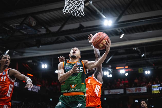 1. Basketball Bundesliga, easyCredit BBL, Saison 2025 2026, Herren, Play-Ins, Spiel um Platz 7, 12.05.2026, RASTA Vechta - Gladiators Trier Jordan Roland ( 15 - VET-CONCEPT Gladiators Trier) beim Korbleger Vechta RASTA Dome Niedersachsen Deutschland