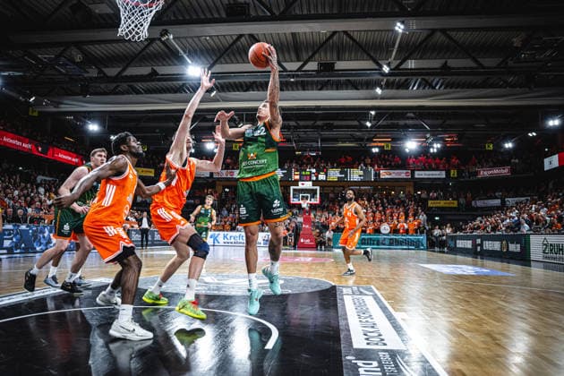 1. Basketball Bundesliga, easyCredit BBL, Saison 2025 2026, Herren, Play-Ins, Spiel um Platz 7, 12.05.2026, RASTA Vechta - Gladiators Trier Nolan Adekunle ( 22 - VET-CONCEPT Gladiators Trier) beim Korbleger Vechta RASTA Dome Niedersachsen Deutschland