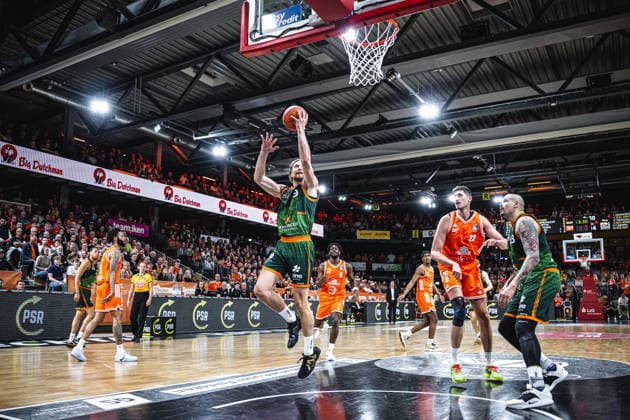 1. Basketball Bundesliga, easyCredit BBL, Saison 2025 2026, Herren, Play-Ins, Spiel um Platz 7, 12.05.2026, RASTA Vechta - Gladiators Trier Marco Hollersbacher ( 9 - VET-CONCEPT Gladiators Trier) beim Korbleger Vechta RASTA Dome Niedersachsen Deutschland
