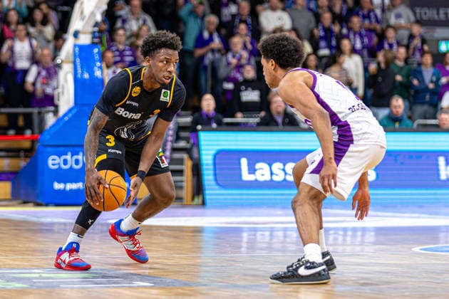 ProA, BG Goettingen vs. Bozic Estriche Kirchheim Knights, Sparkassen-Arena Goettingen; 12.05.2026 ProA, Goettingen, Germany - 12.05.2026: Charles Tyrone Harris Jr. (Bozic Estriche Kirchheim Knights, 3) am Ball, Barmer ProA 2. Basketball Bundesliga, Playoffs, Spiel der BG Goettingen vs. Bozic Estriche Kirchheim Knights, Sparkassen-Arena Goettingen Copyright: xBEAUTIFULxSPORTS Freudensteinx