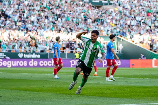 May 12, 2026, Sevilla, Sevilla, SPAIN: Cucho Hernandez of Real Betis celebrates a goal during the Spanish league, LaLiga EA Sports, football match played between Real Betis and Elche CF at La Cartuja stadium on May 12, 2026, in Sevilla, Spain. Real Betis V Elche CF - LaLiga EA Sports  - ZUMAa181 20260512_zaa_a181_073 Copyright: xJoaquinxCorcherox