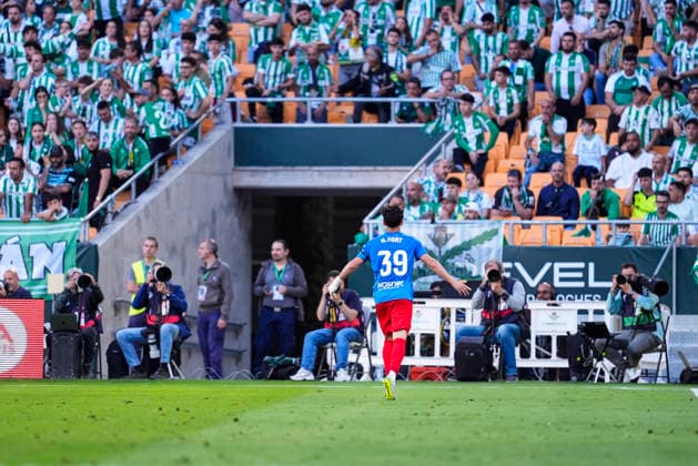 May 12, 2026, Sevilla, Sevilla, SPAIN: Hector Fort of Elche CF celebrates a goal during the Spanish league, LaLiga EA Sports, football match played between Real Betis and Elche CF at La Cartuja stadium on May 12, 2026, in Sevilla, Spain. Real Betis V Elche CF - LaLiga EA Sports  - ZUMAa181 20260512_zaa_a181_102 Copyright: xJoaquinxCorcherox