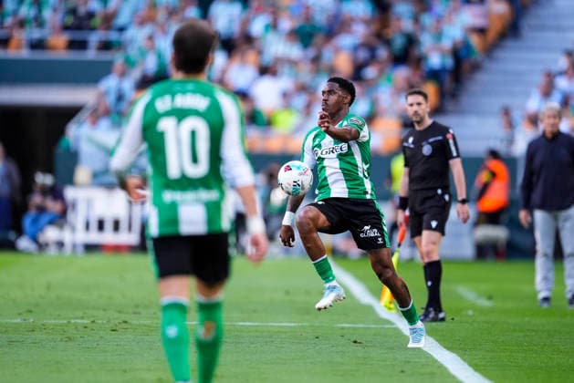 May 12, 2026, Sevilla, Sevilla, SPAIN: Junior Firpo of Real Betis in action during the Spanish league, LaLiga EA Sports, football match played between Real Betis and Elche CF at La Cartuja stadium on May 12, 2026, in Sevilla, Spain. Sevilla SPAIN - ZUMAa181 20260512_zaa_a181_108 Copyright: xJoaquinxCorcherox