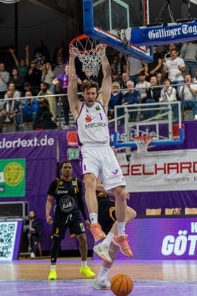 ProA, BG Goettingen vs. Bozic Estriche Kirchheim Knights, Sparkassen-Arena Goettingen; 12.05.2026 ProA, Goettingen, Germany - 12.05.2026: Adam Ramstedt (BG Goettingen, 1) nach dem Dunk, Barmer ProA 2. Basketball Bundesliga, Playoffs, Spiel der BG Goettingen vs. Bozic Estriche Kirchheim Knights, Sparkassen-Arena Goettingen Copyright: xBEAUTIFULxSPORTS Freudensteinx
