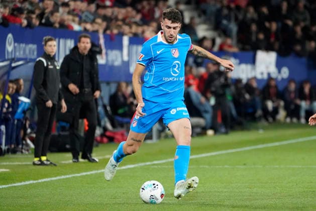 Matteo Ruggeri of Atletico de Madrid seen during LaLiga EA SPORTS game between teams of CA Osasuna and Atletico de Madrid (Mickael Ducint Ball Raw Images PT) Pamplona El Sadar Spain Copyright: xMickaelxDucintx mickaelducint_osasuna_atletico091