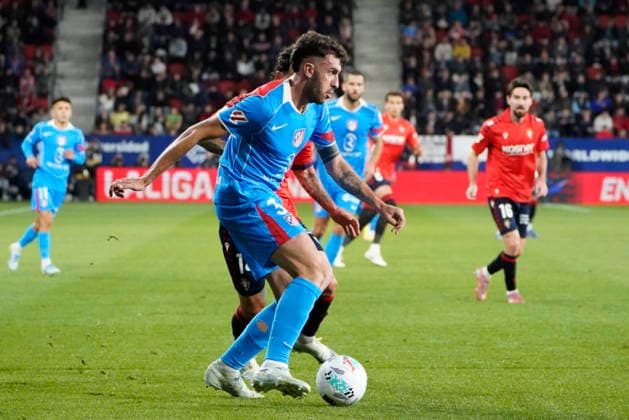 Matteo Ruggeri of Atletico de Madrid seen during LaLiga EA SPORTS game between teams of CA Osasuna and Atletico de Madrid (Mickael Ducint Ball Raw Images PT) Pamplona El Sadar Spain Copyright: xMickaelxDucintx mickaelducint_osasuna_atletico096