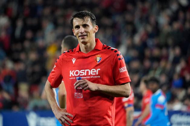 Ante Budimir of CA Osasuna seen during LaLiga EA SPORTS game between teams of CA Osasuna and Atletico de Madrid (Mickael Ducint Ball Raw Images PT) Pamplona El Sadar Spain Copyright: xMickaelxDucintx mickaelducint_osasuna_atletico105