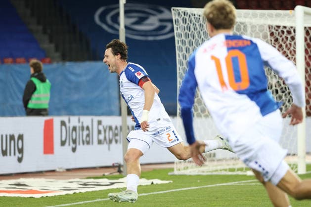 Grasshopper - FC Winterthur Torjubel Dirk Abels (GC) nach dem Treffer zum 3:2 12.05.2026 Stadion Letzigrund Zuerich , SCHWEIZ, Saison 2025 2026 Herren Fussball Super League Grasshopper Club Zuerich - FC Winterthur Torjubel Dirk Abels (GC) nach dem Treffer zum 3:2 gegen Torwart Stefanos Kapino (FCW)