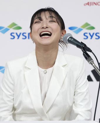 Figure skating, Eiskunstlauf Sakamoto at retirement press conference, PK, Pressekonferenz Japan s Kaori Sakamoto, a two-time women s figure skating Olympic medalist and four-time world champion, laughs during her retirement press conference at a hotel in Kobe, Hyogo Prefecture in western Japan, on May 13, 2026.  A14AA0005548741P