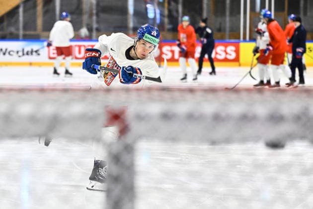 Jiri Tichacek attends Czech national Ice hockey, Eishockey team training session at the 2026 IIHF Ice Hockey World Championship, WM, Weltmeisterschaft in Fribourg, Switzerland, on May 13, 2026. (CTKxPhoto RadekxPetrasek) CTKPhotoP2026051304265  CTKPhotoP2026051304265
