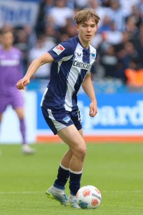 10.05.2025, xtgx, Fussball 2. Bundesliga, Hertha BSC Berlin - SpVgg Greuther Fürth emspor, v.l. Kennet Eichhorn (Hertha, 23) Freisteller, Einzelbild, Ganzkoerper, single frame (DFL DFB REGULATIONS PROHIBIT ANY USE OF PHOTOGRAPHS as IMAGE SEQUENCES and or QUASI-VIDEO) Berlin