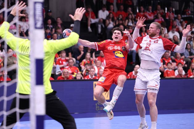 HANDBALL - IHF WC quali, AUT vs POL GRAZ,AUSTRIA,13.MAY.26 - HANDBALL - IHF World Championship, WM, Weltmeisterschaft 2027, European qualification, play off, OEHB international match, Länderspiel, Nationalmannschaft Austria vs Poland. Image shows Elias Kofler (Austria) and Maciej Gebala (Poland). GEPAxpictures xChrisxBauer
